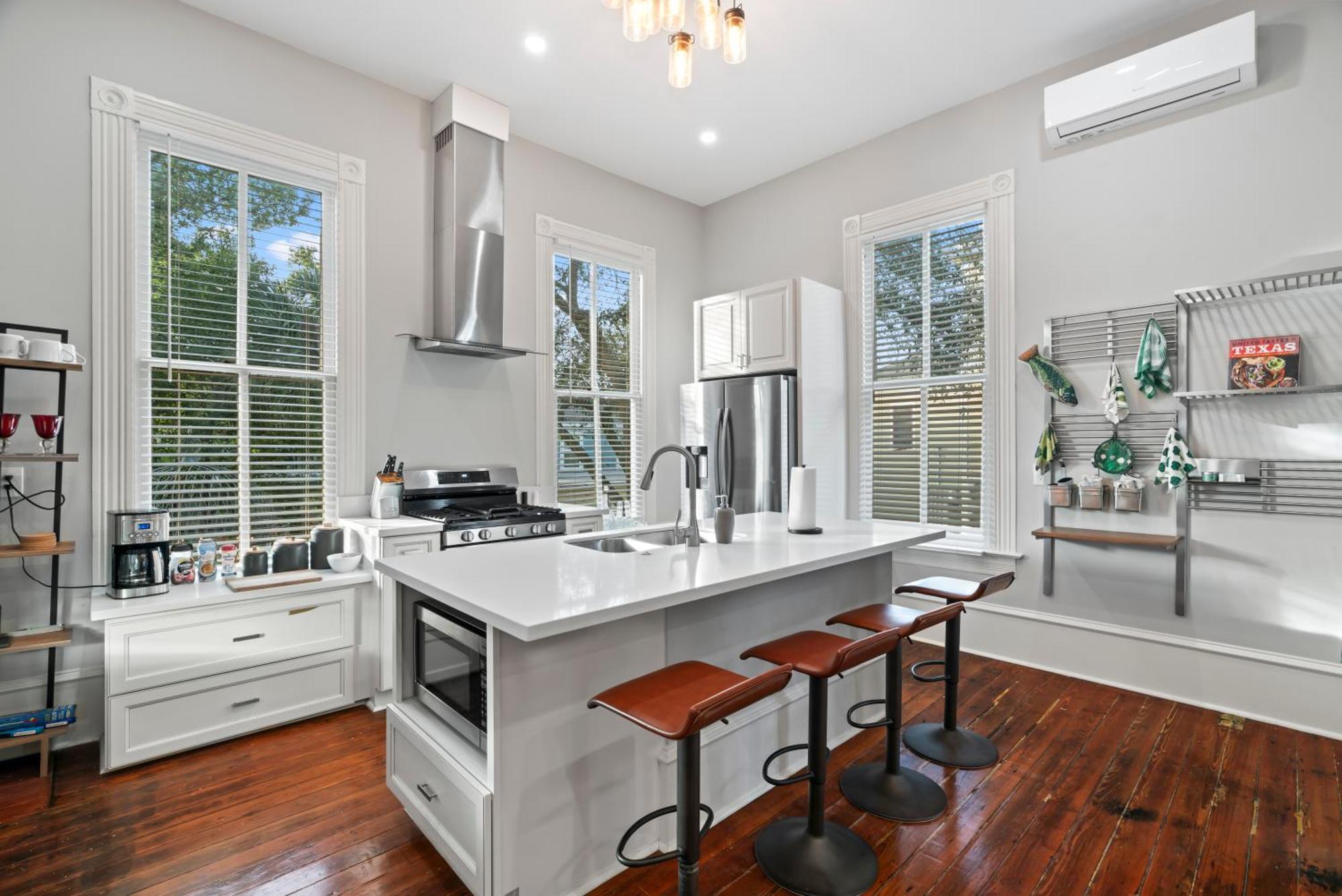 Historic Galveston Family Beach Home With 3 King Beds מראה חיצוני תמונה